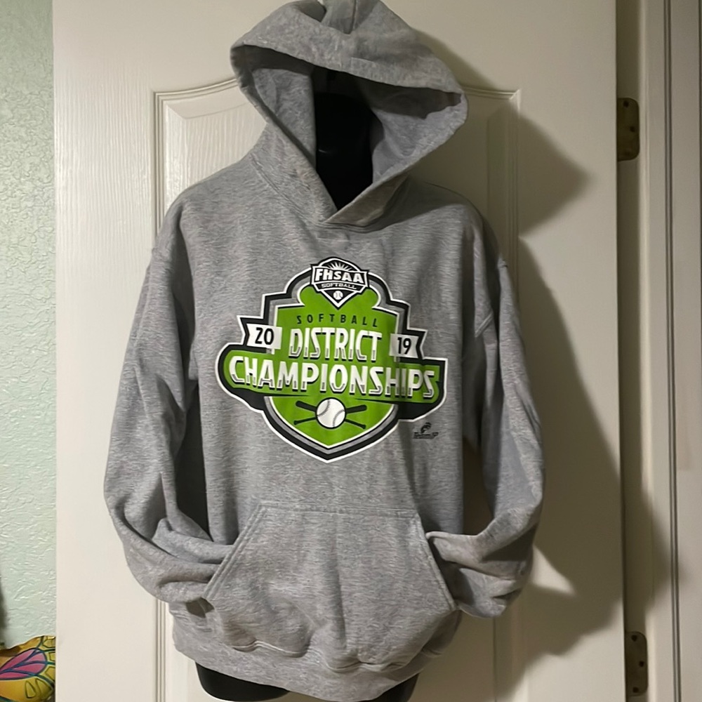 Grey sweatshirt